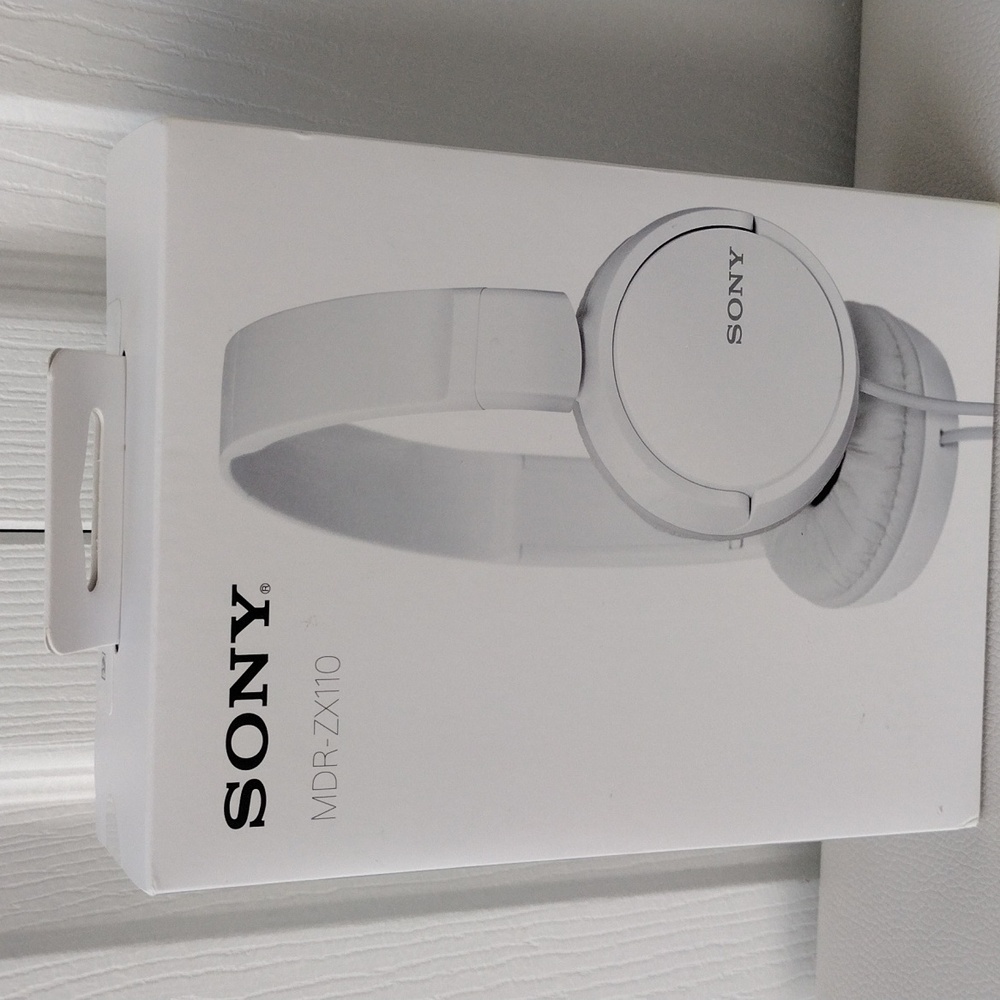 Sony Headphones - Picture 14 of 14